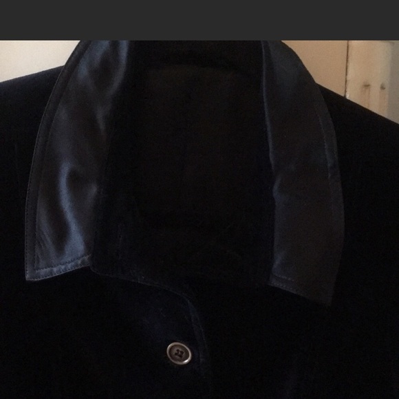 Navy Velvet Burberry Blazer with black satin trim - Picture 4 of 5